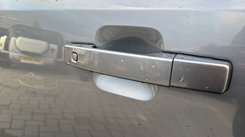 Land Rover Defender 3.0 D250 X-Dynamic SE 110 5dr Auto Diesel Estate